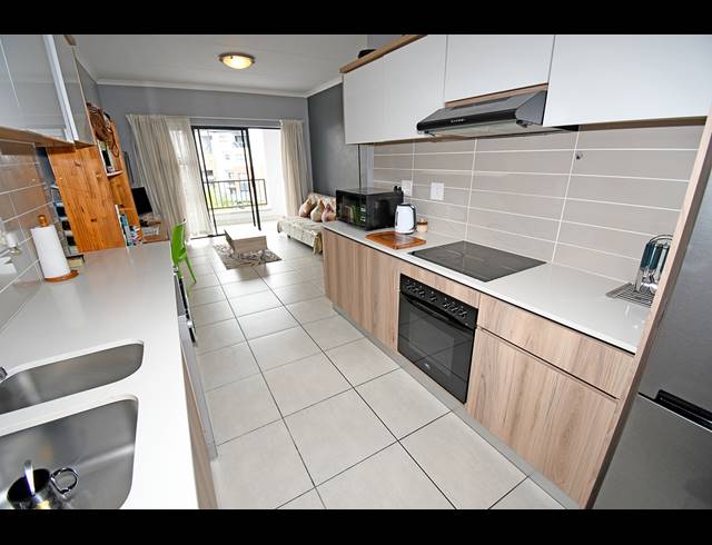 1 BEDROOM APARTMENT FOR SALE IN MODDERFONTEIN